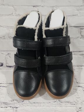 UGG Black Shoe Boots Kids Size 1